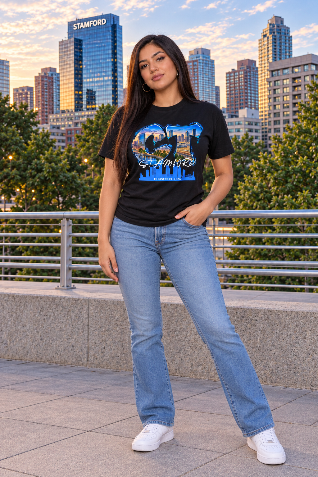 CT Stamford Skyline Cotton Graphic T-Shirt