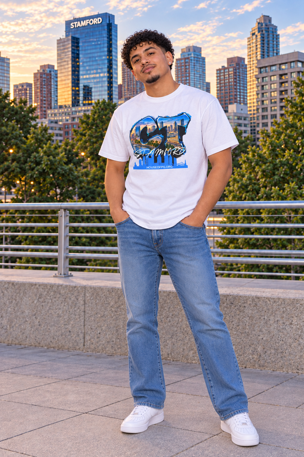CT Stamford Skyline Cotton Graphic T-Shirt